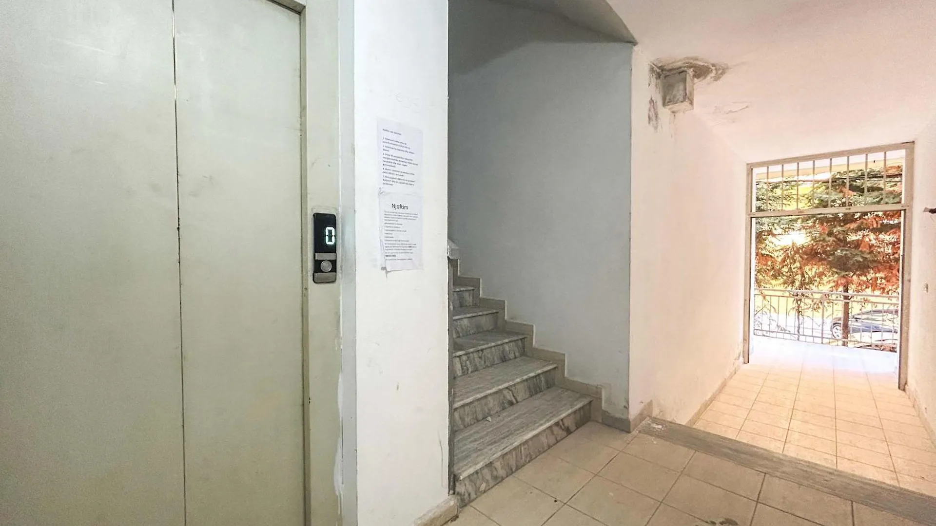 Apartment With A Terrace 1320 Durrës