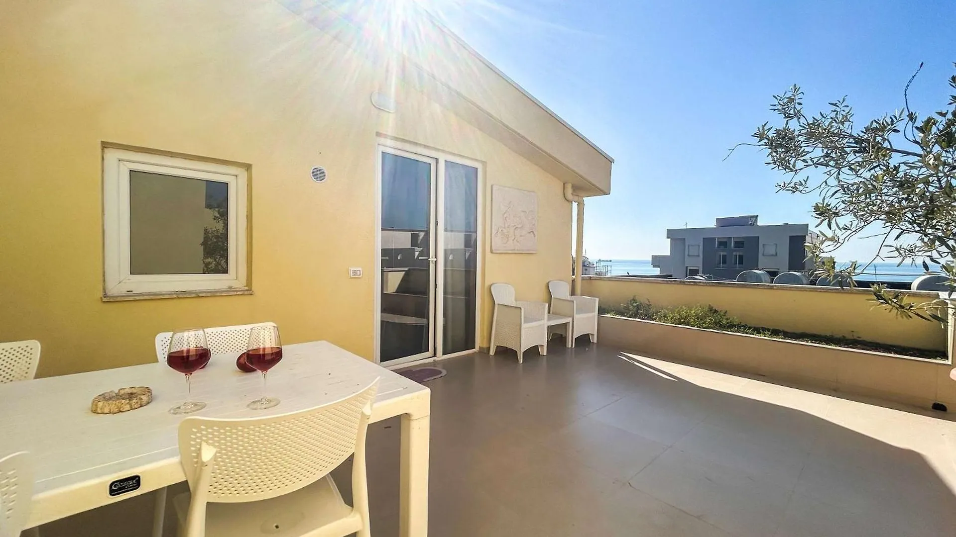 Apartment With A Terrace 1320 Durrës 0*,  Albanie