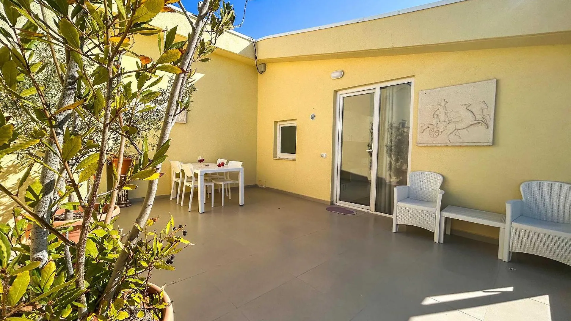 Apartment With A Terrace 1320 Durrës