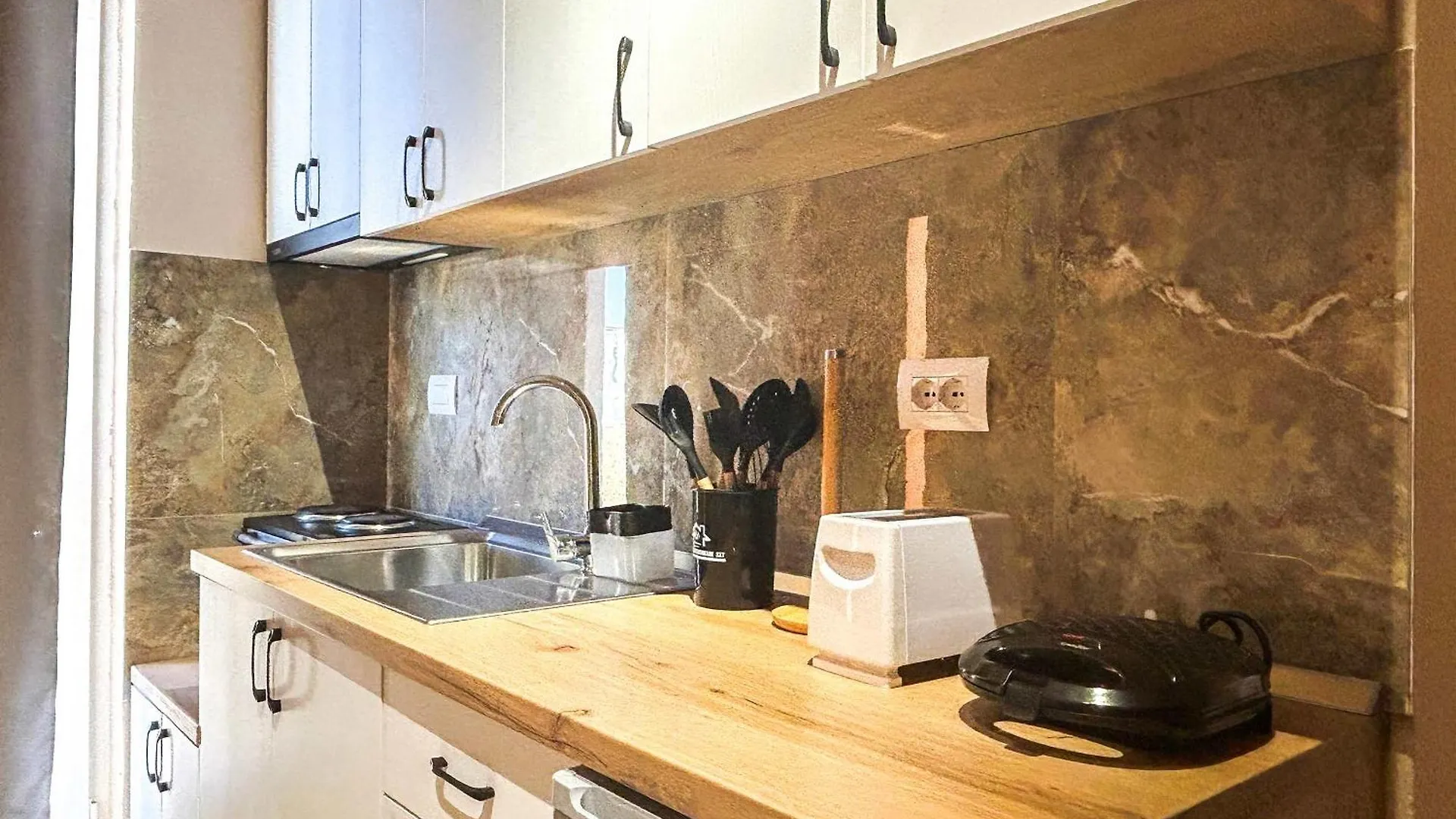 Apartment With A Terrace 1320 Durrës