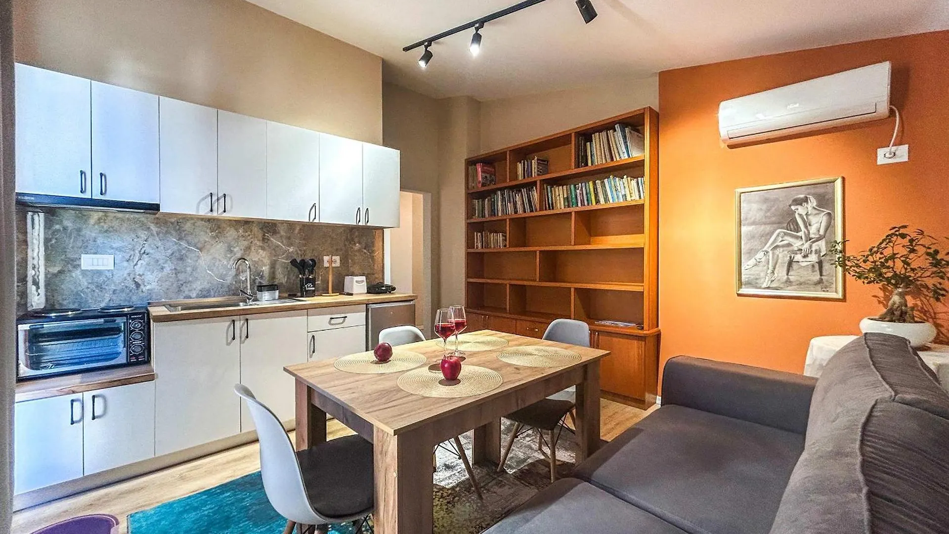 Apartment With A Terrace 1320 Durrës